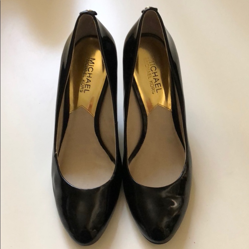 Michael Kors black patent leather pumps- SZ 7.5